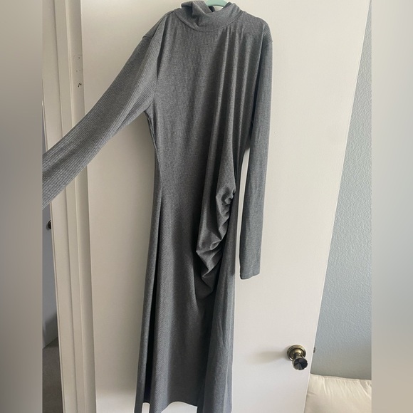 Super cute grey midi dress with ruching on side and slit up one leg. - Picture 5 of 5